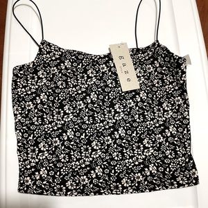 Crop tank top black and white